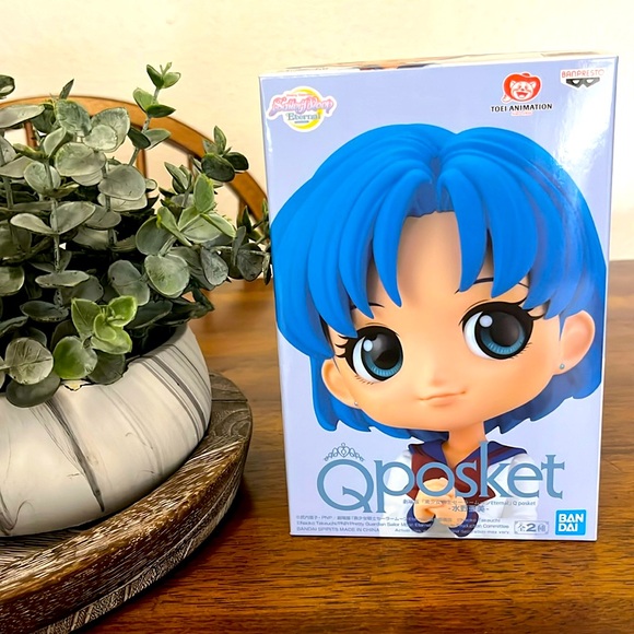 Ami Mizuno QPosket - Picture 1 of 5